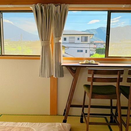 富士山を眺められる宿 ゲストハウス花水木 Nishikatsura Eksteriør bilde
