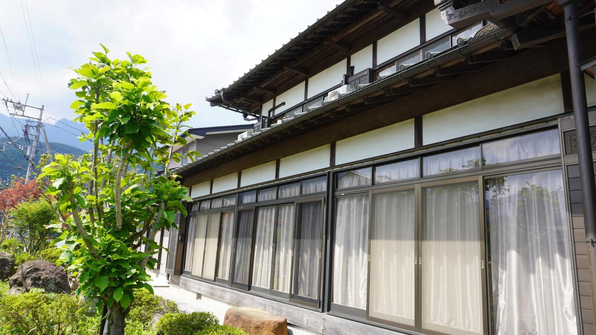 富士山を眺められる宿 ゲストハウス花水木 Nishikatsura Eksteriør bilde