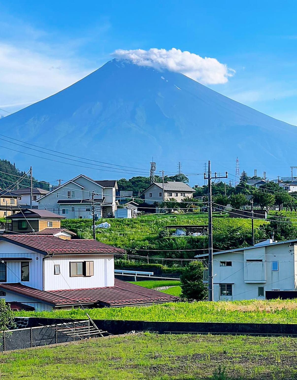 富士山を眺められる宿 ゲストハウス花水木 Nishikatsura Eksteriør bilde