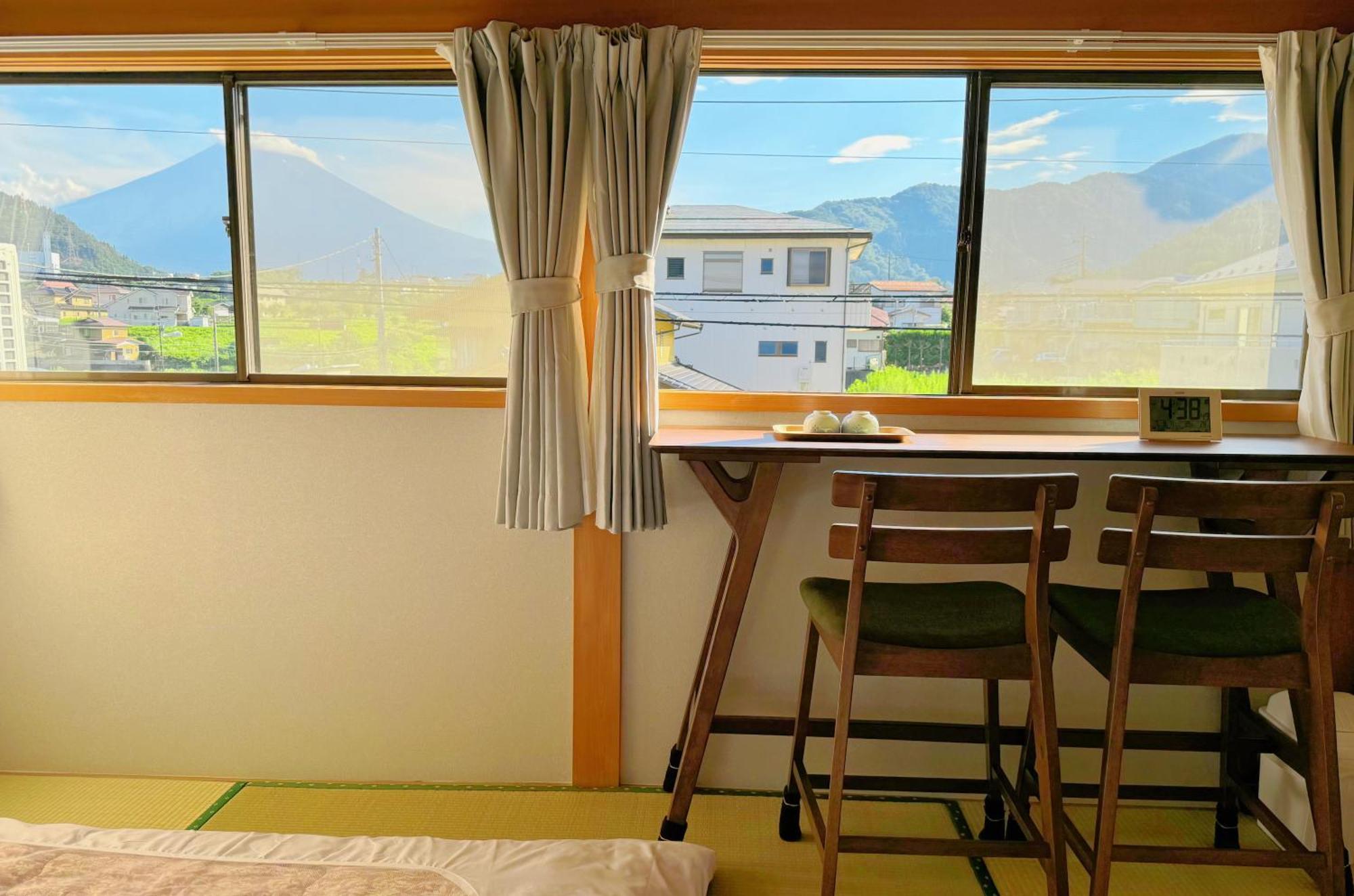 富士山を眺められる宿 ゲストハウス花水木 Nishikatsura Eksteriør bilde